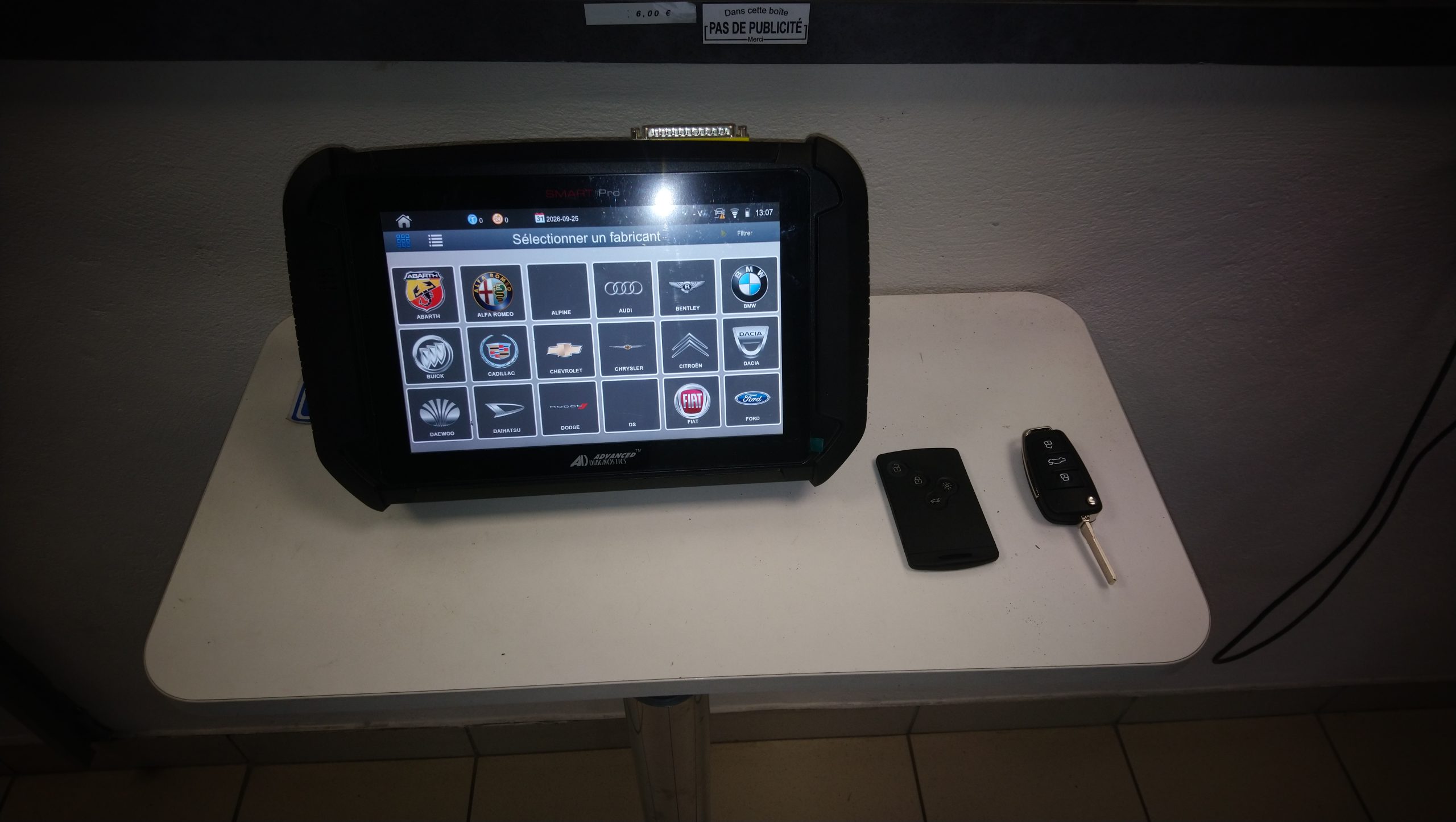 Notre nouveau matériel permet de programmer
les télécommandes  auto